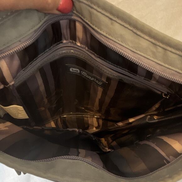 Lug Olive monorail Crossbody bag, travel organizer, insulated pocket - Picture 2 of 4